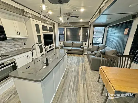 2023 Keystone Retreat 39LOFT RV Photo 2
