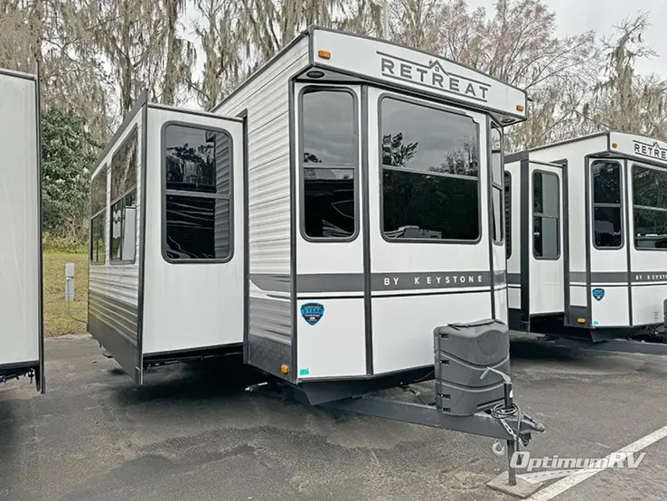 2023 Keystone Retreat 39LOFT RV Photo 1