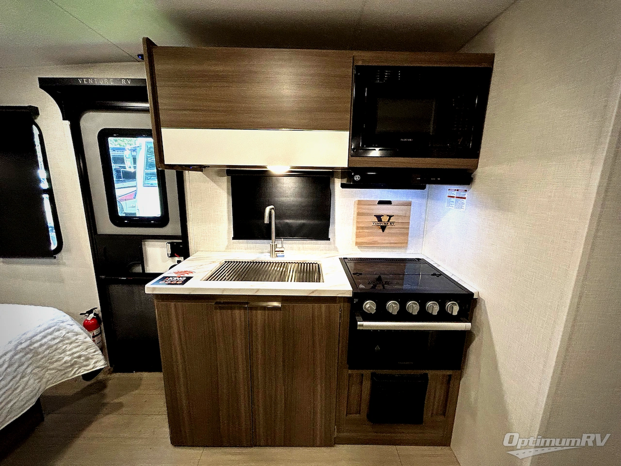 2024 Venture Sonic SN211VDB Photo 6