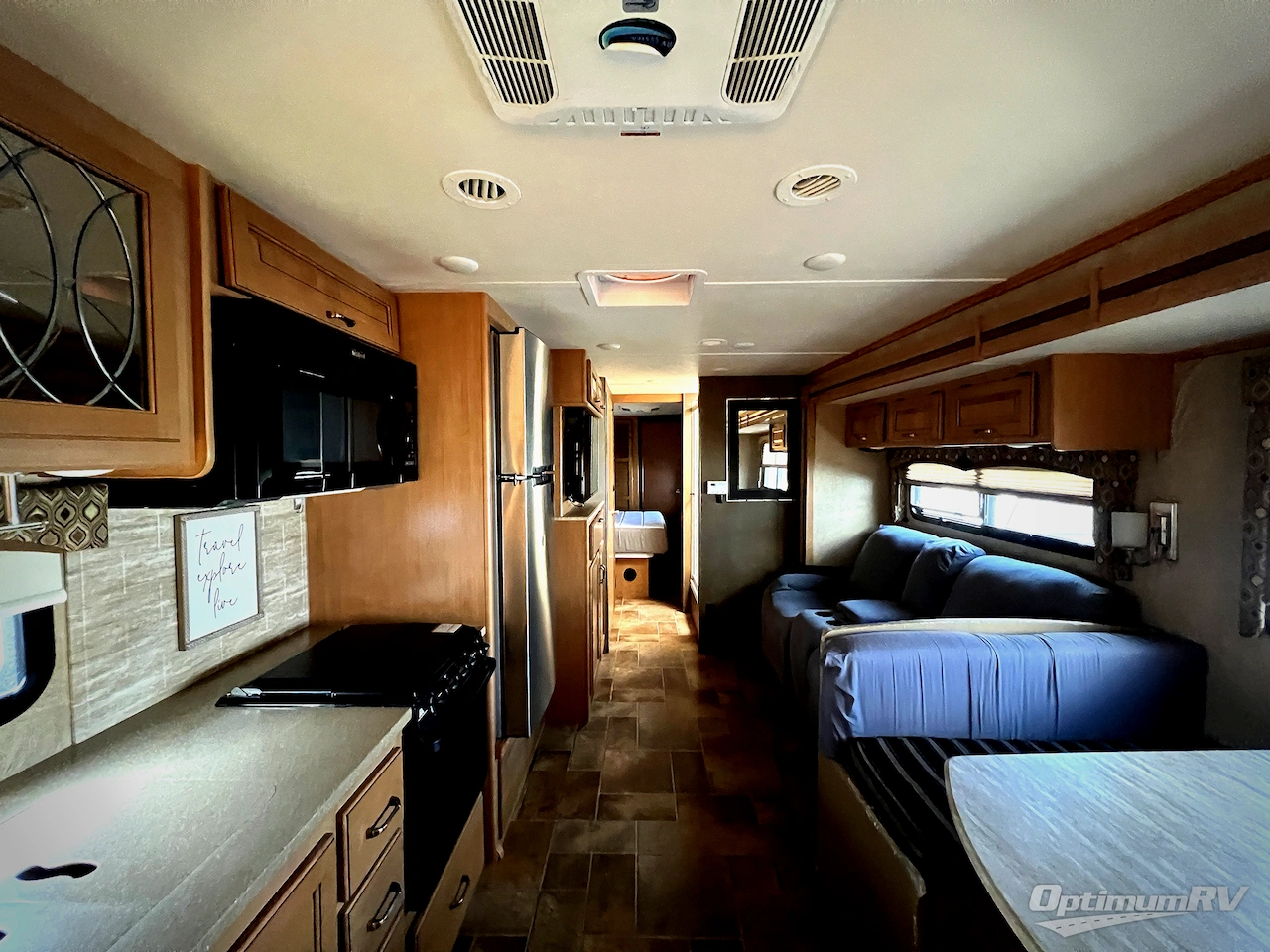 2016 Thor Hurricane 35C Photo 4