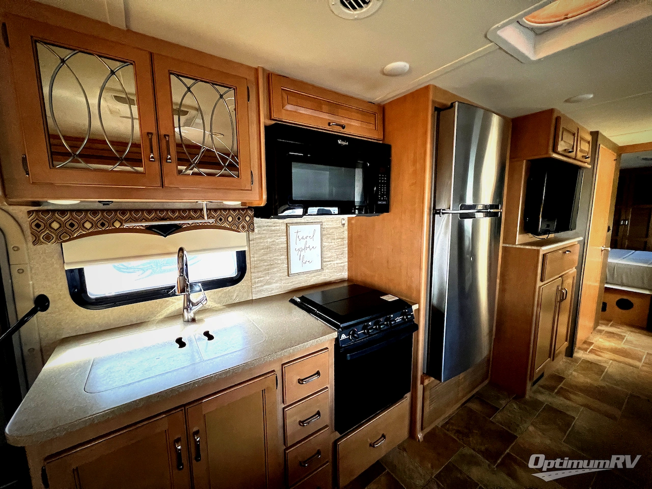 2016 Thor Hurricane 35C Photo 9