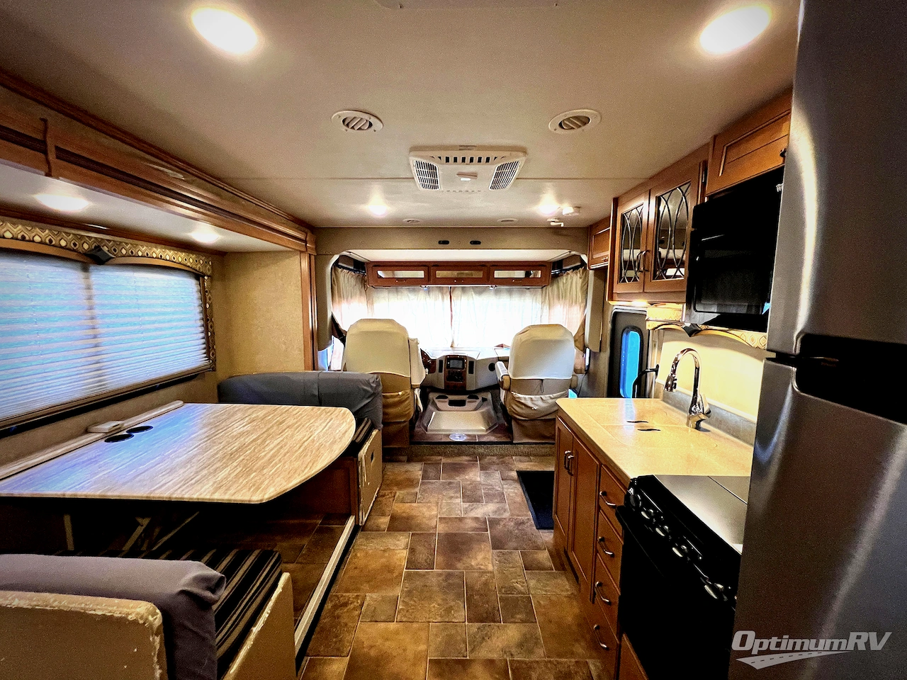 2016 Thor Hurricane 35C Photo 5