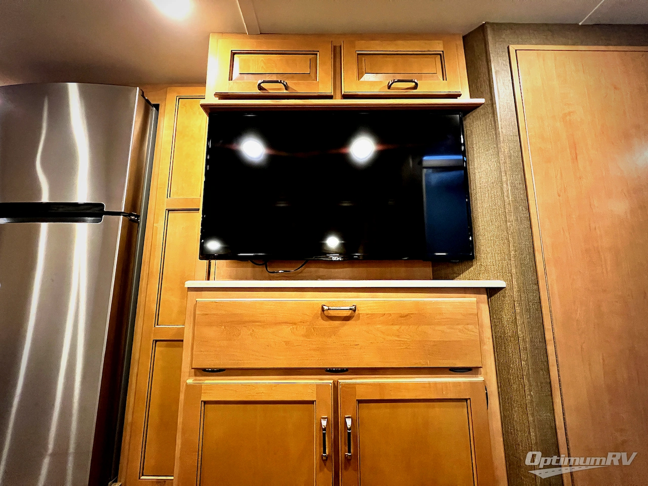 2016 Thor Hurricane 35C Photo 15