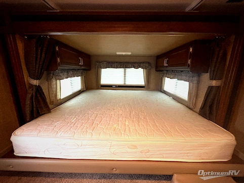 2017 Keystone Outback Ultra Lite 250URS RV Photo 4