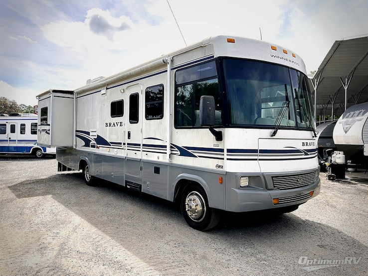 2004 Winnebago Brave 32 V RV Photo 1