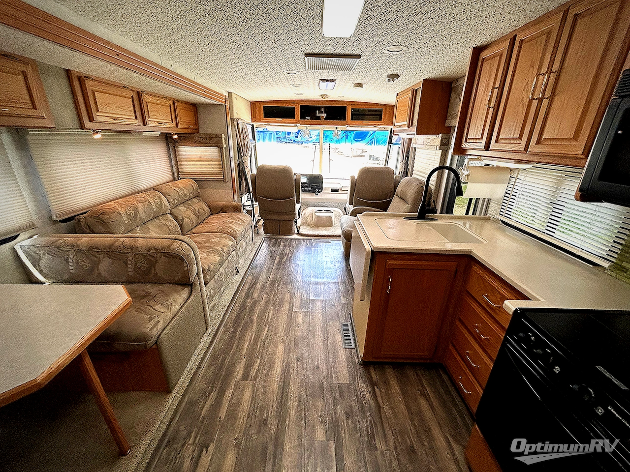 2004 Winnebago Brave 32 V Photo 8