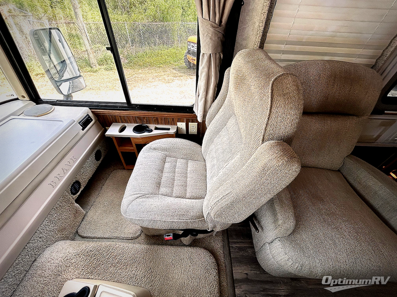 2004 Winnebago Brave 32 V Photo 5