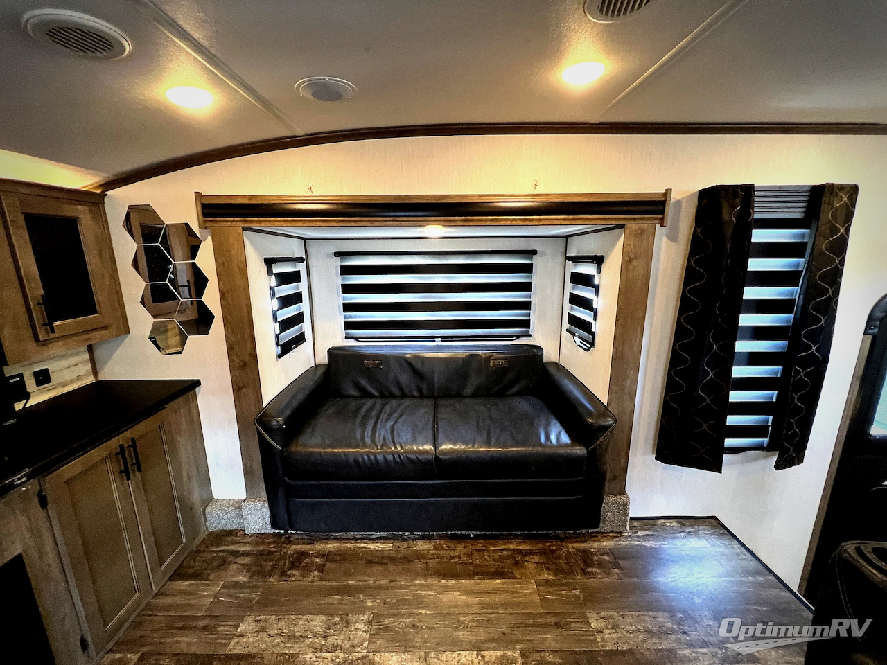 2022 Forest River Sabre 37FLH Photo 9