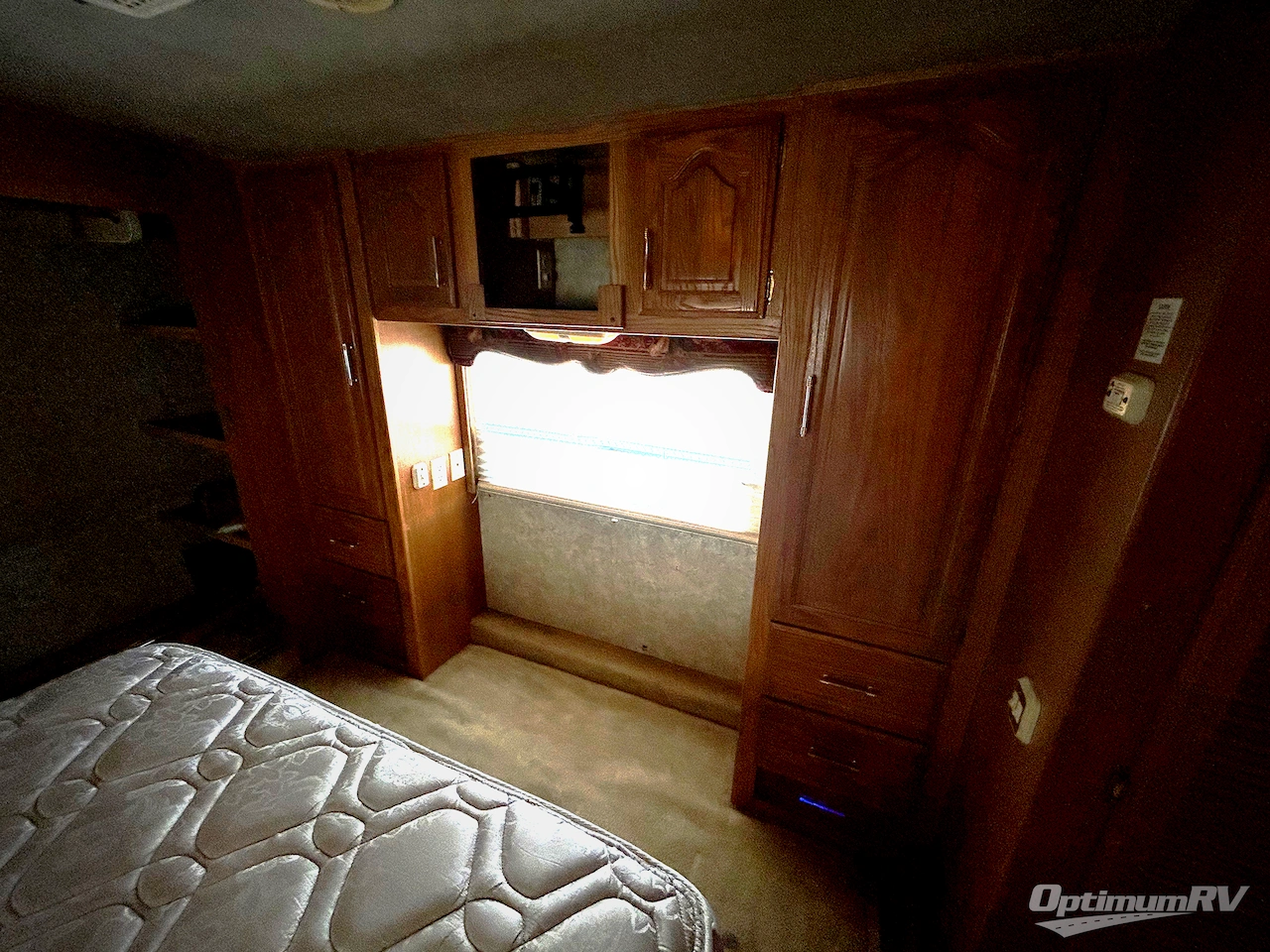1998 Fleetwood Avion 37FW Photo 10