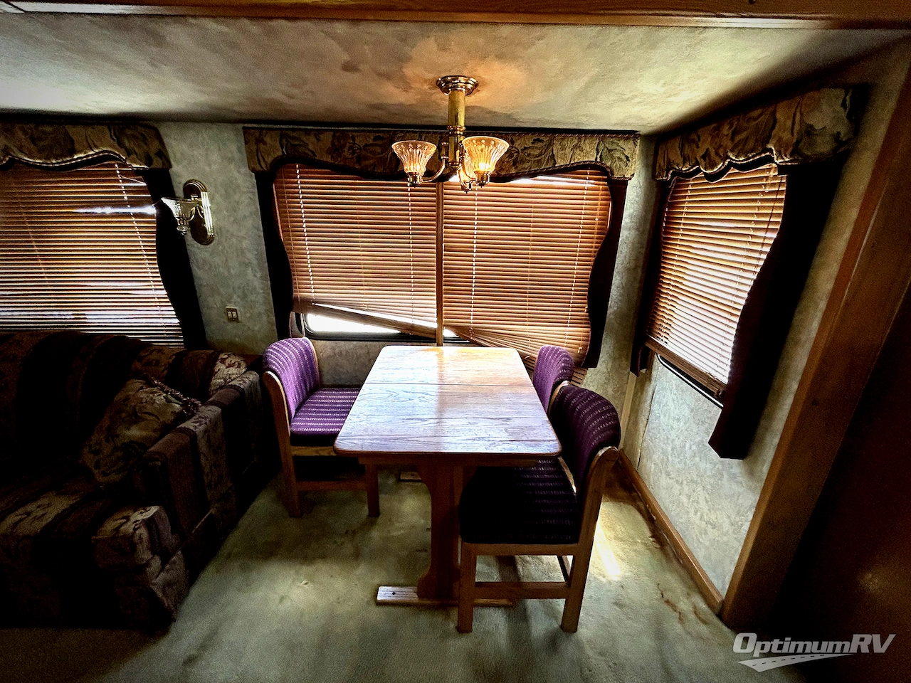 1998 Fleetwood Avion 37FW Photo 18
