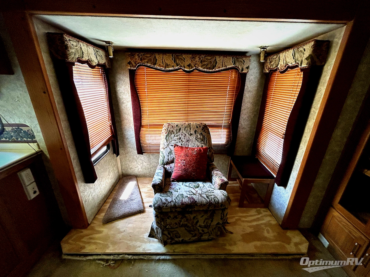 1998 Fleetwood Avion 37FW Photo 20