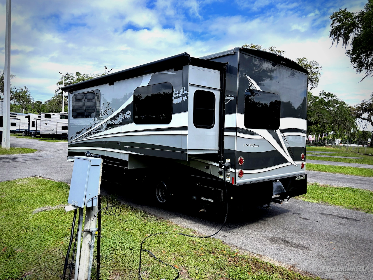 2019 Dynamax isata 3 24FW Photo 3