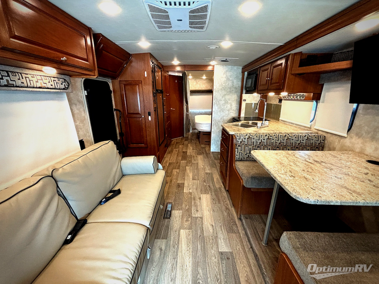 2019 Winnebago Vista 27PE Photo 4
