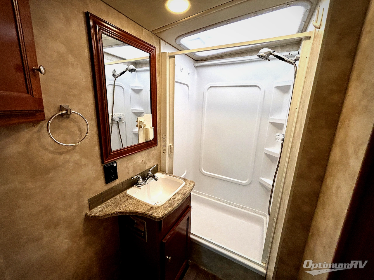 2019 Winnebago Vista 27PE Photo 17