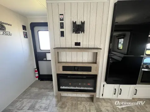 2024 Palomino Puma 28BHFQ RV Photo 2