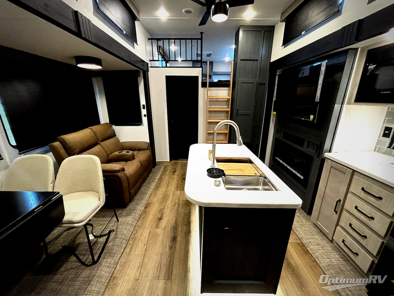 2027 Forest River Puma Vista 421LFT Photo 4