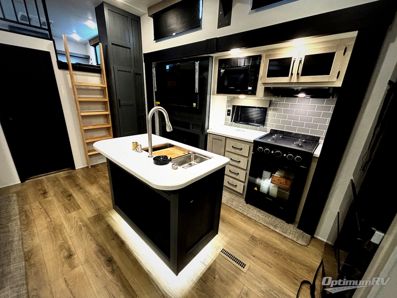 2027 Forest River Puma Vista 421LFT Photo 18