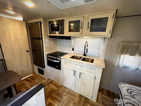 2022 Shasta Shasta 18FQ RV Photo 3