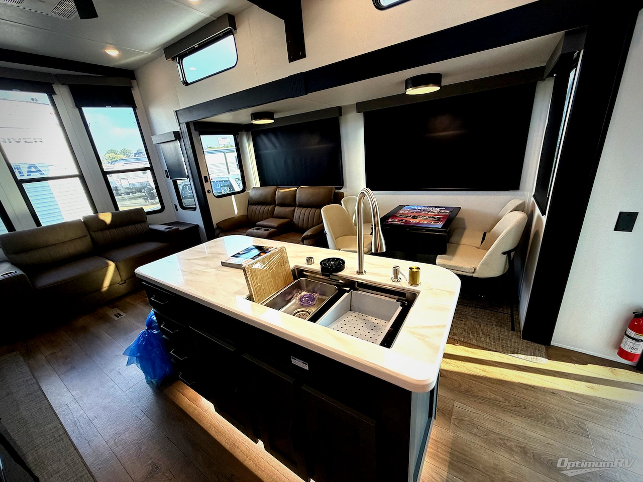 2027 Forest River Puma Vista 402LFT Photo 9