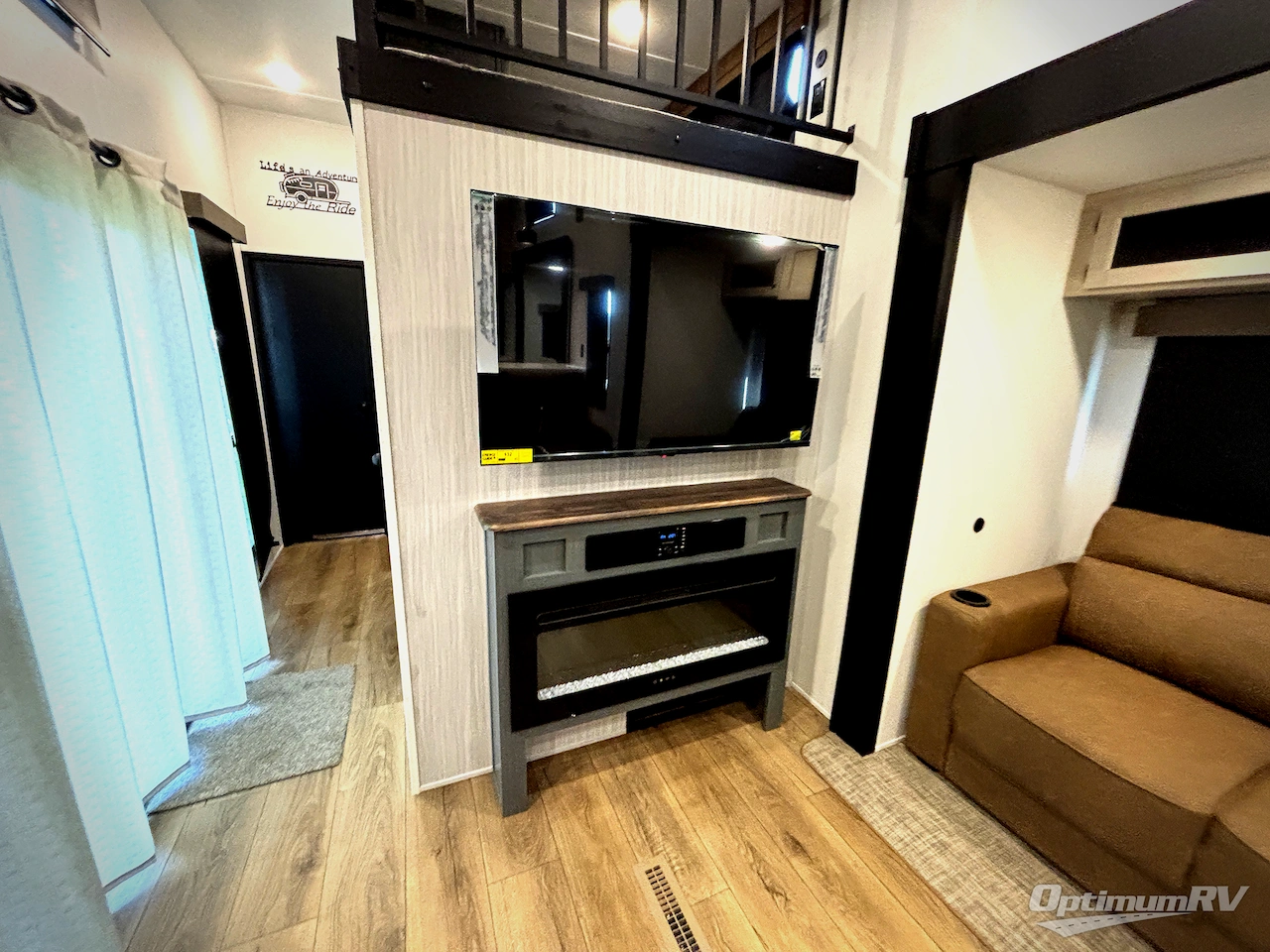 2027 Forest River Puma Vista 403LFT Photo 14