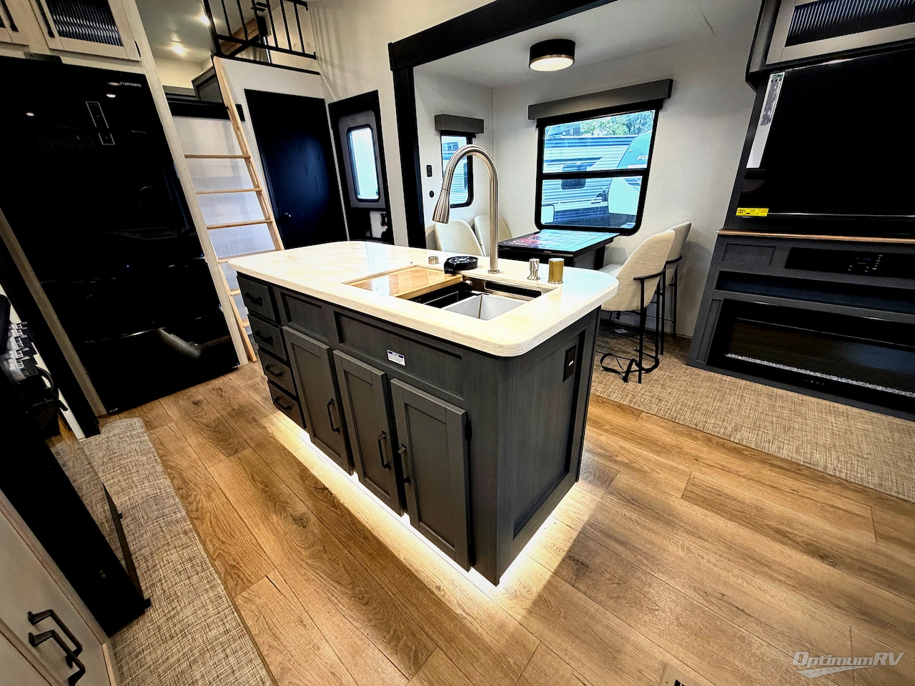 2027 Forest River Puma Vista 420LFT Photo 11