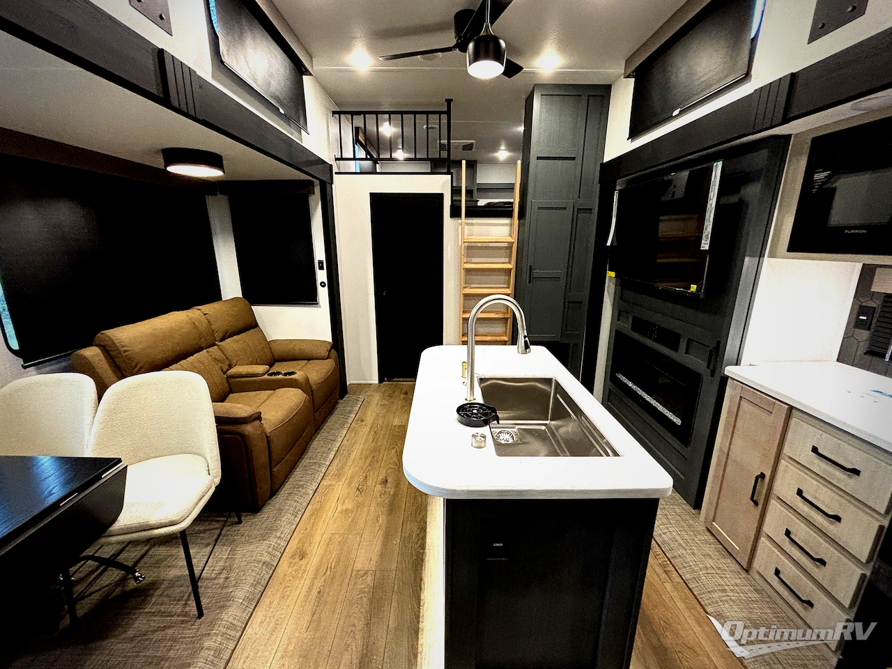 2027 Forest River Puma Vista 421LFT Photo 3