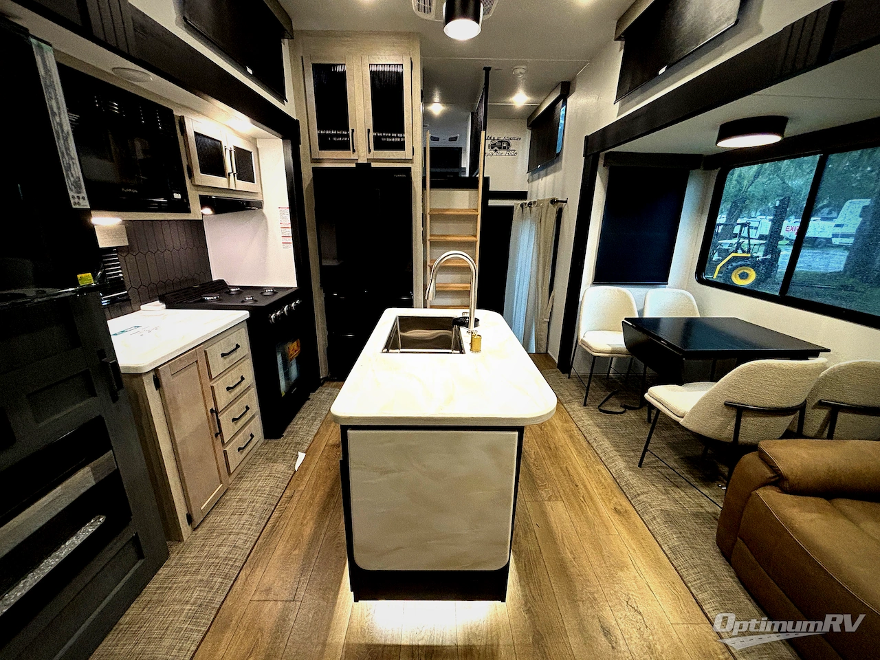 2027 Forest River Puma Vista 421LFT Photo 4