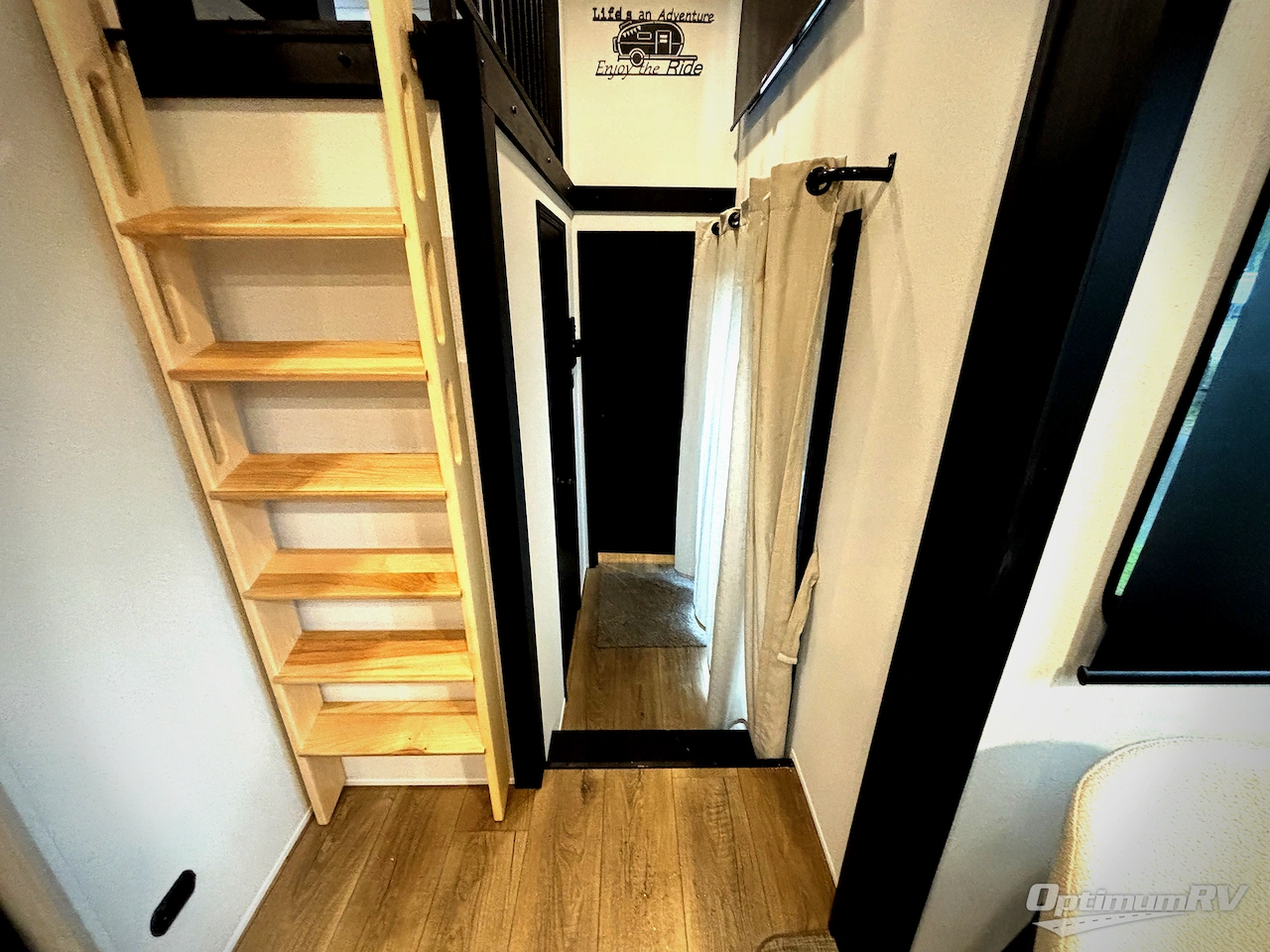 2027 Forest River Puma Vista 421LFT Photo 6