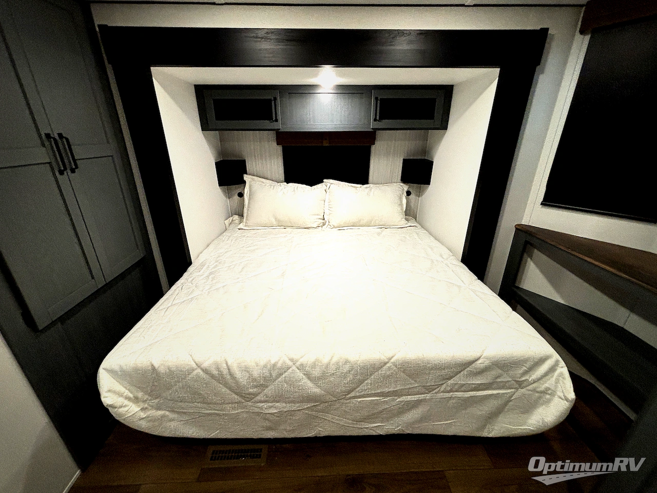 2027 Forest River Puma Vista 421LFT Photo 8