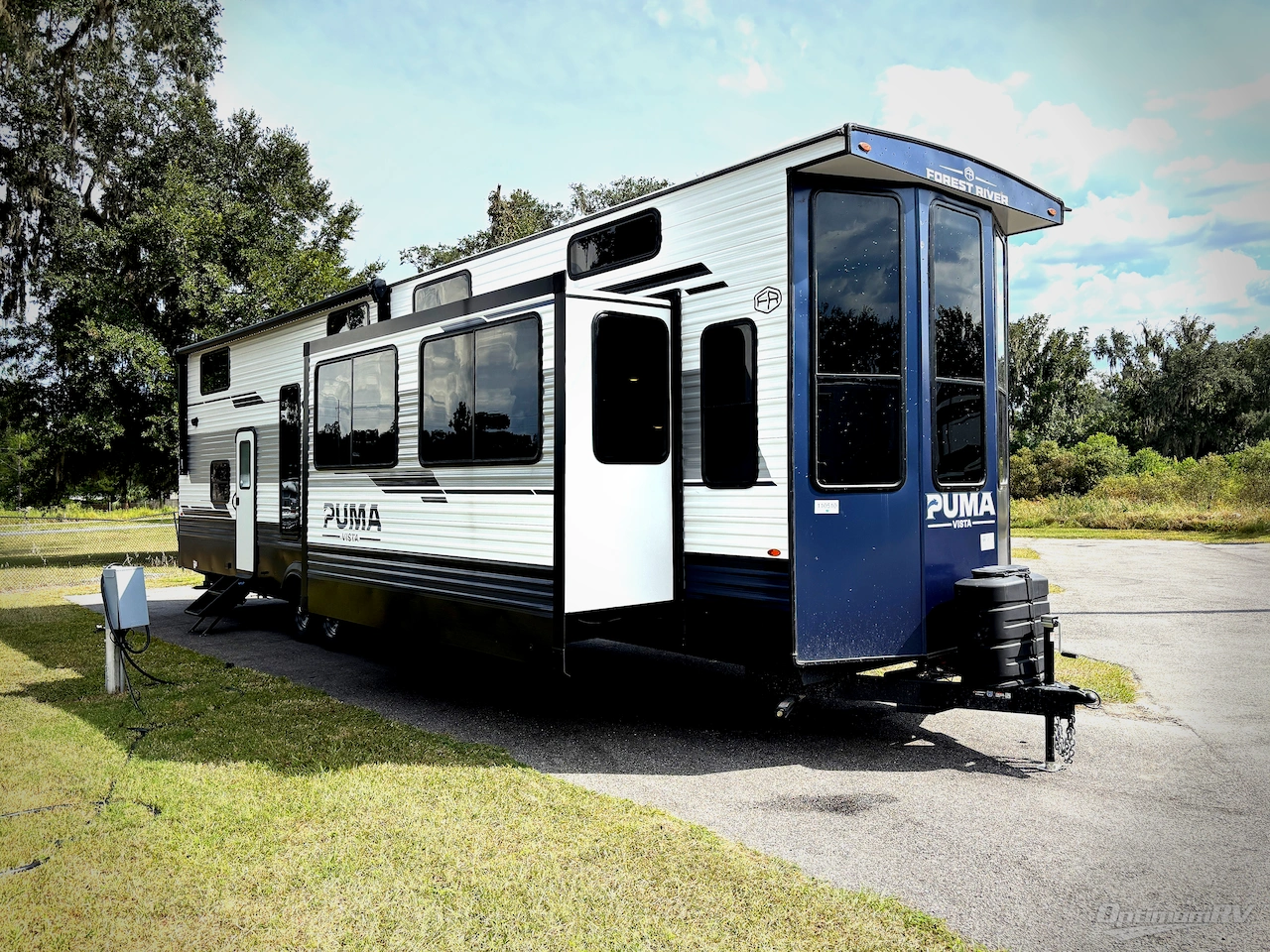 Forest River Puma Vista 402LFT