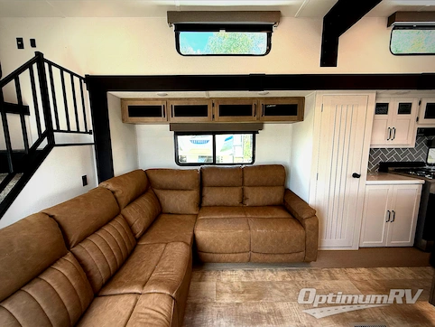 2025 Palomino Puma Destination 420LFT RV Photo 2