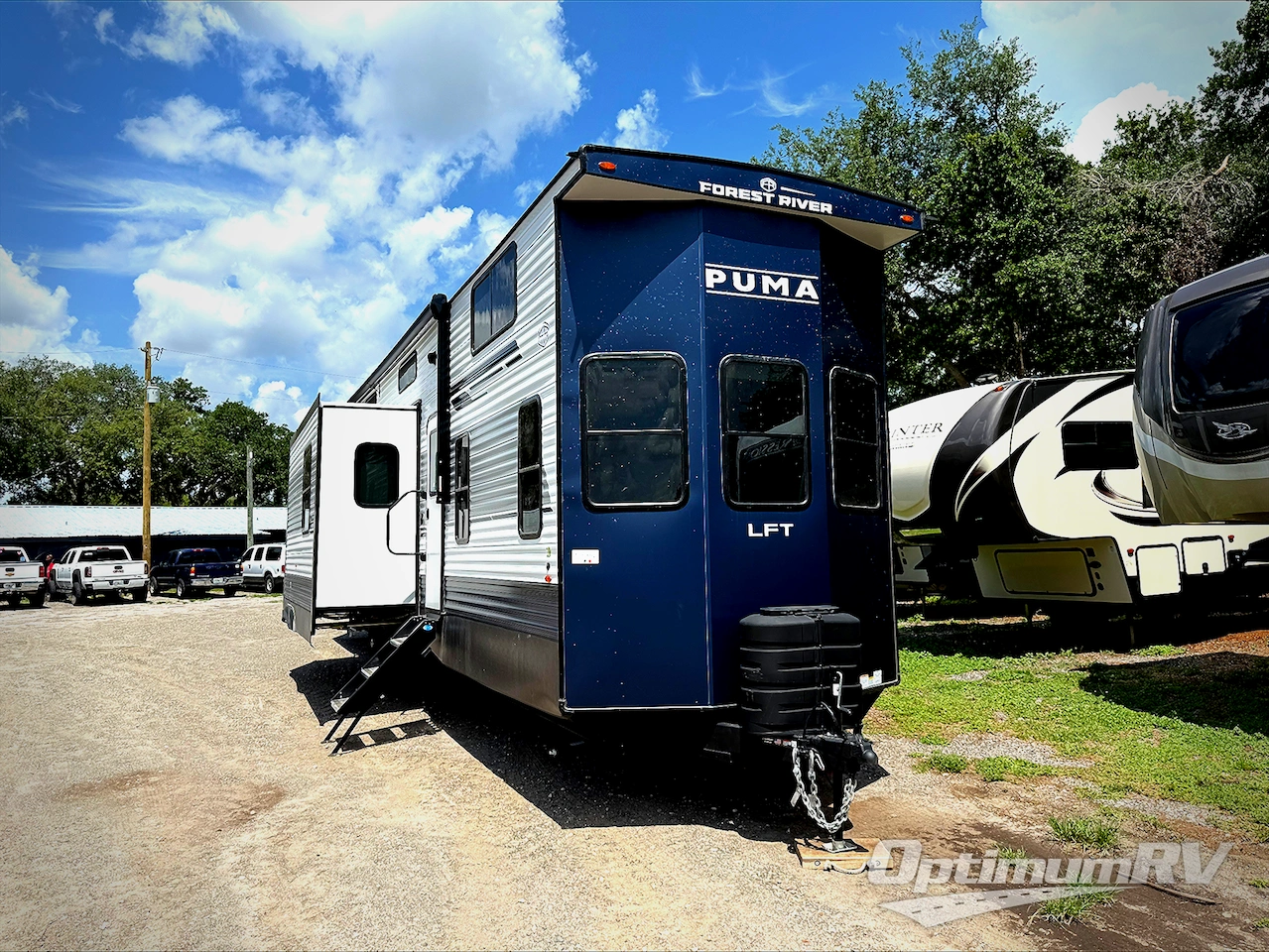 2025 Palomino Puma Destination 420LFT Photo 1