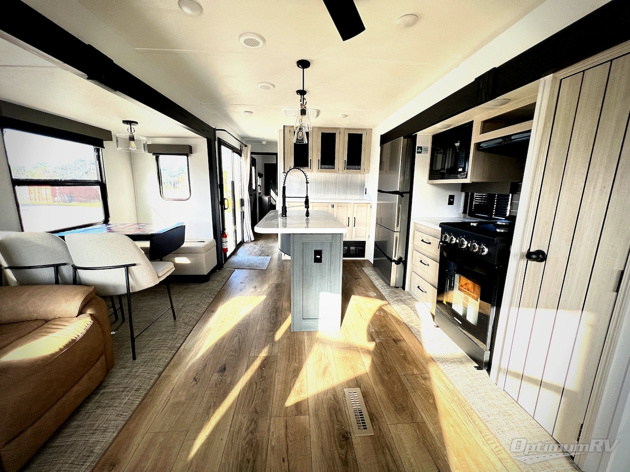 2026 Forest River Puma Vista 37PFL Photo 4