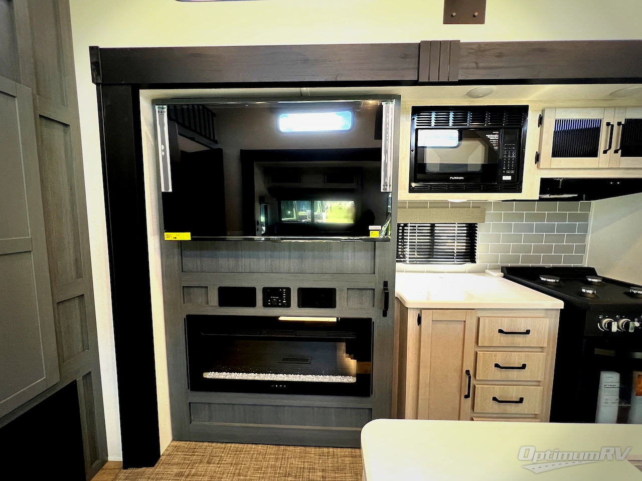 2026 Forest River Puma Vista 421LFT Photo 6