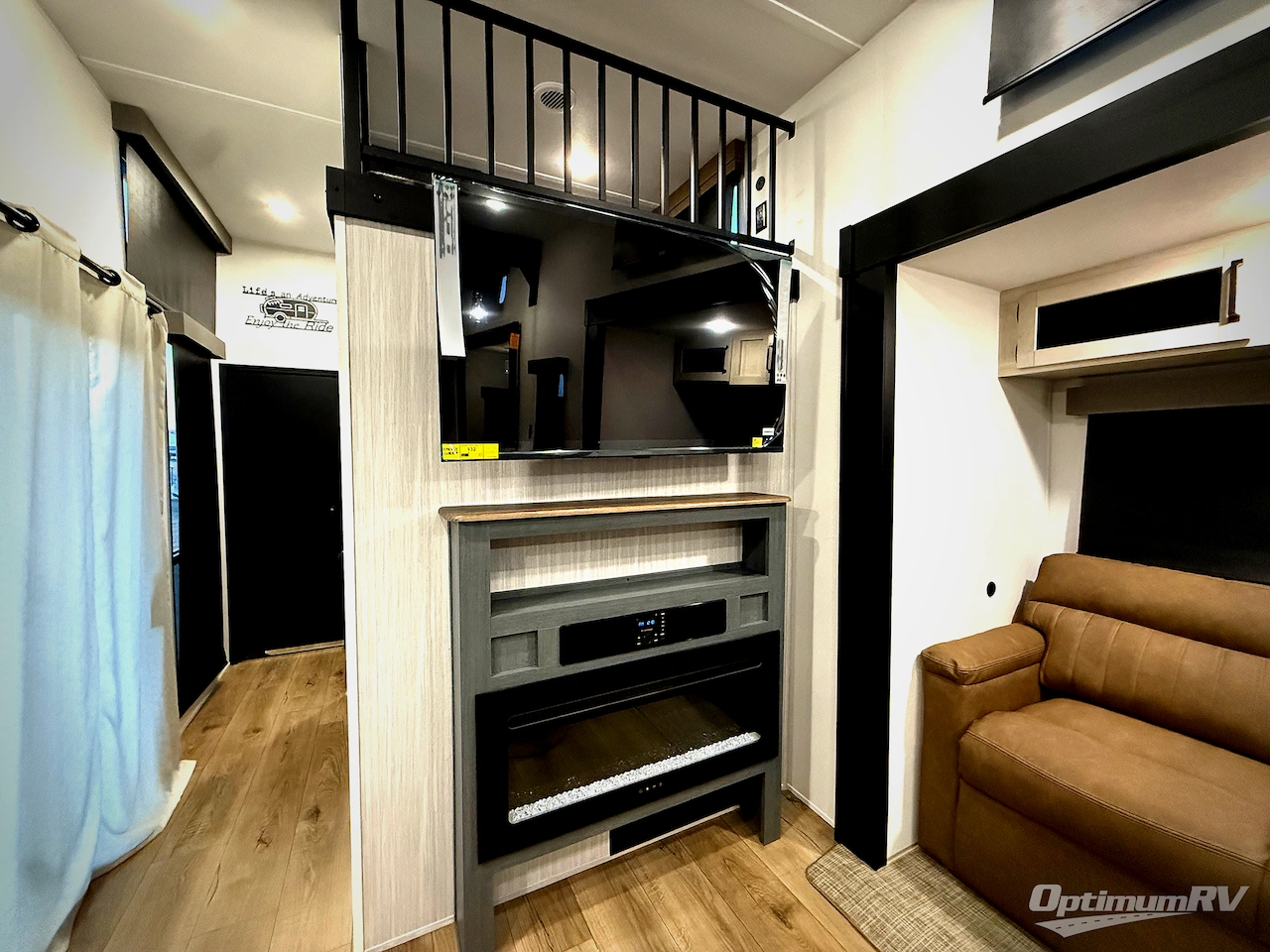 2026 Forest River Puma Vista 403LFT Photo 3