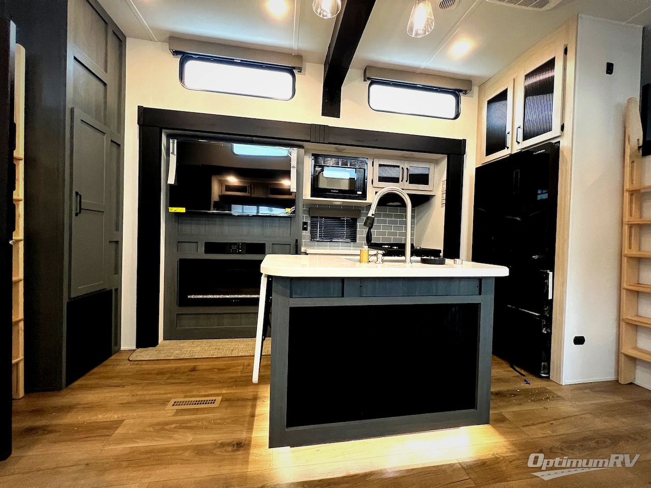 2026 Forest River Puma Vista 421LFT Photo 8