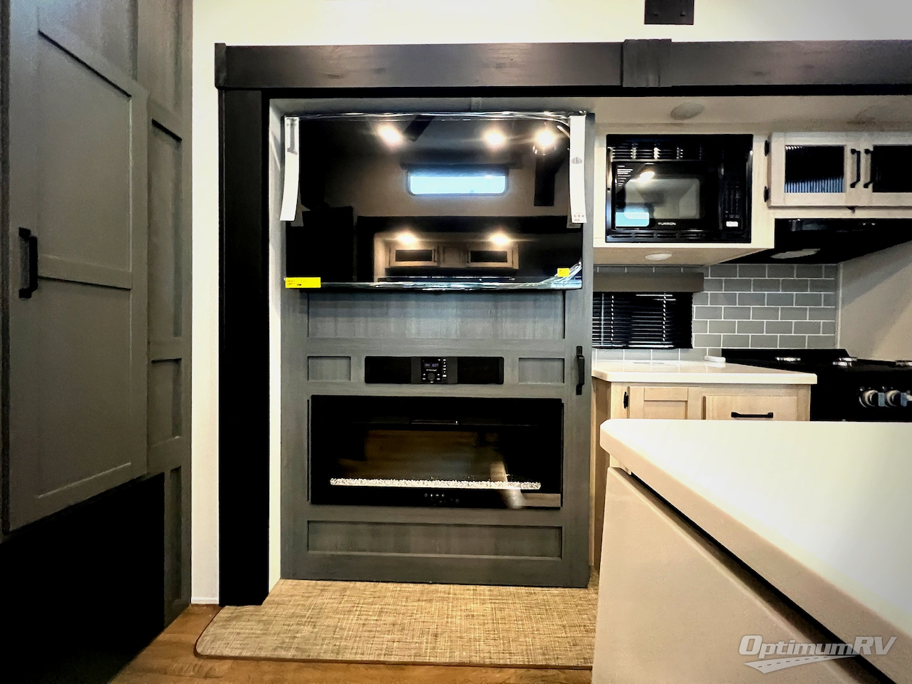 2026 Forest River Puma Vista 421LFT Photo 9