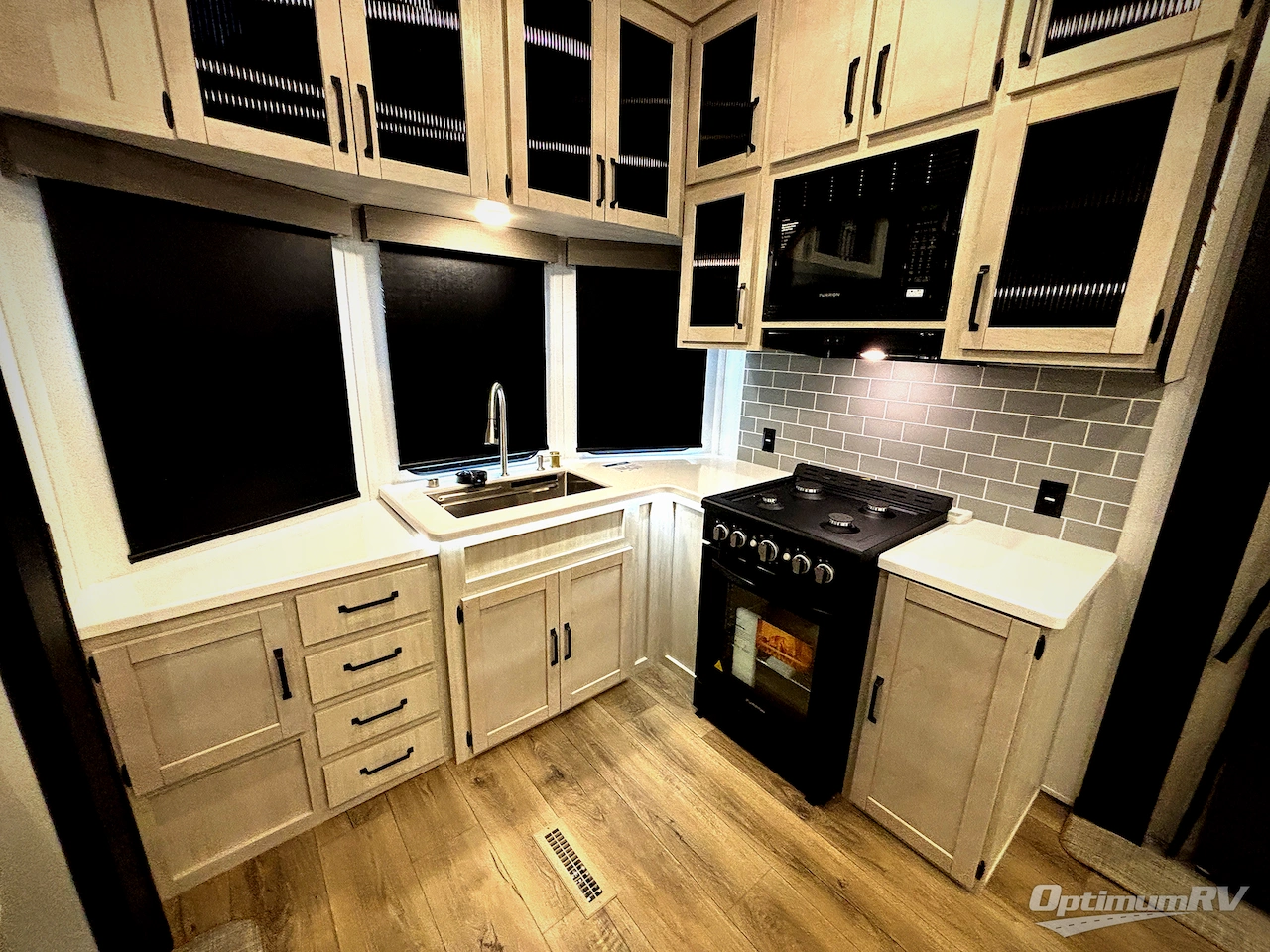 2027 Forest River Puma Vista 403LFT Photo 6