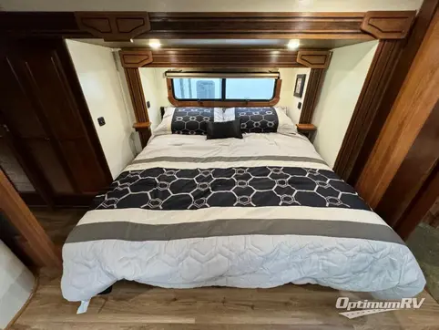 2015 Redwood Redwood 38RE RV Photo 4