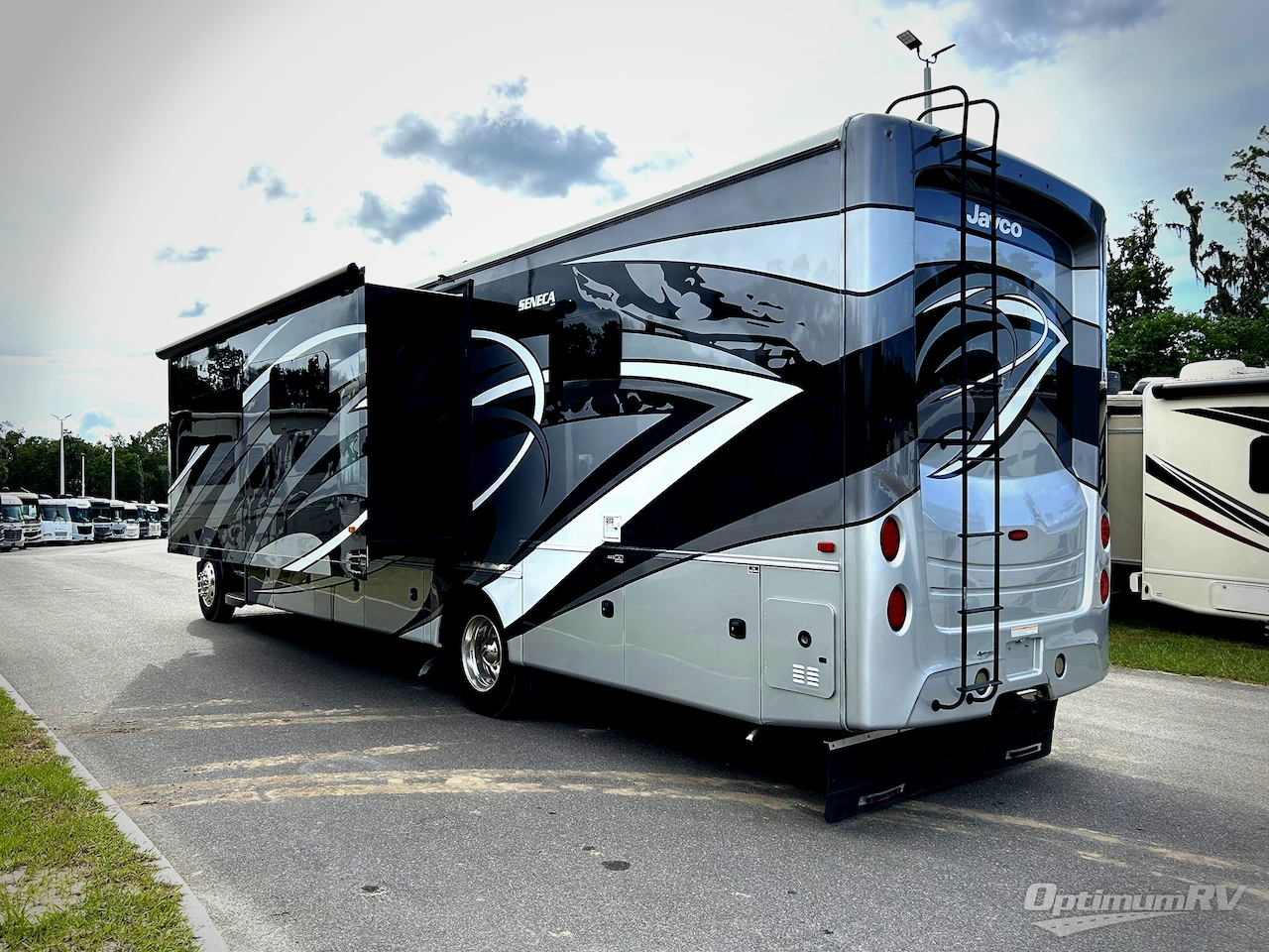 2021 Jayco Seneca Prestige 37K Photo 3