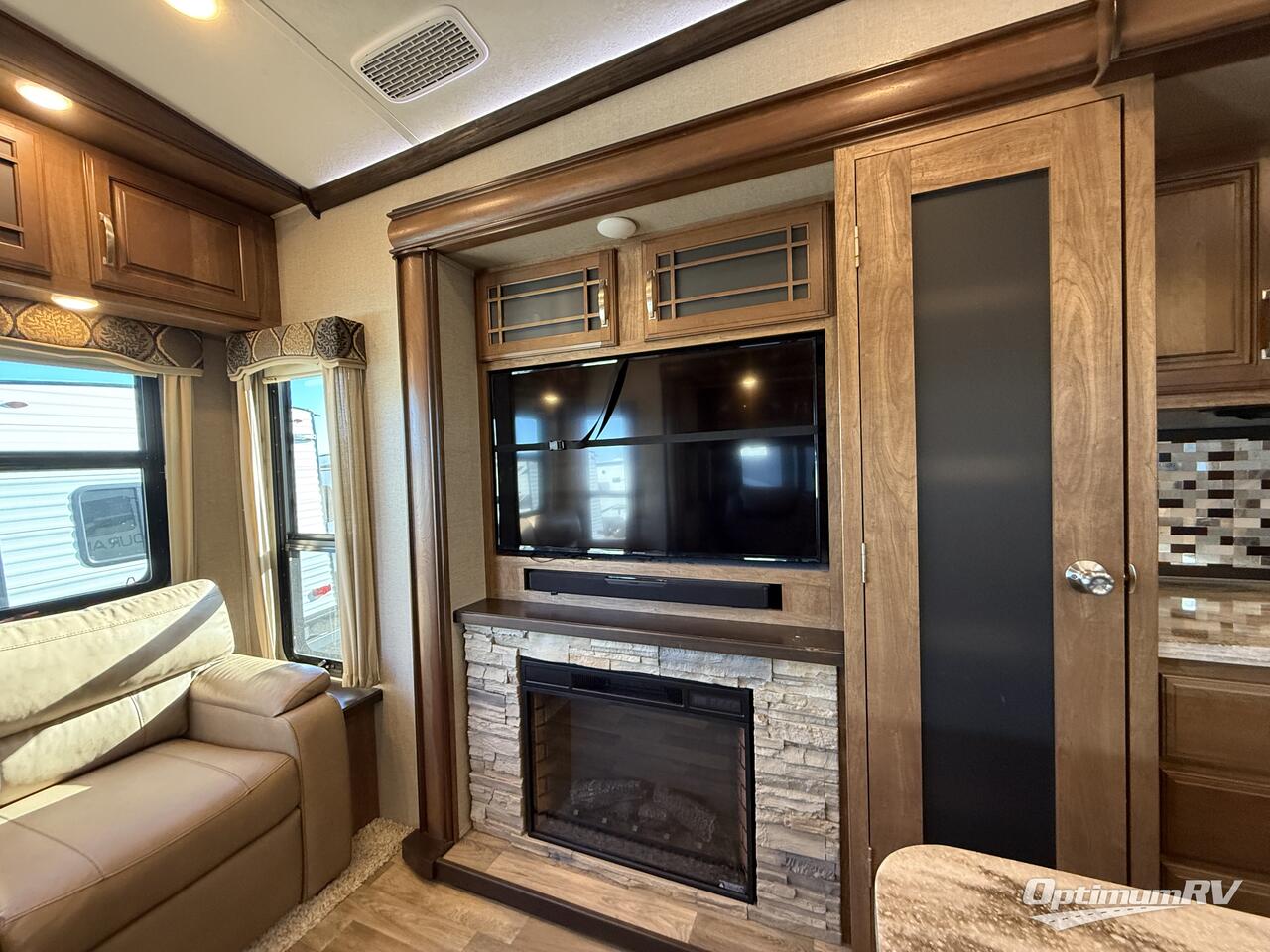 2018 Keystone Montana 3811MS Photo 7