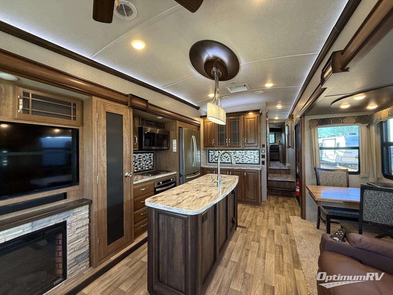 2018 Keystone Montana 3811MS Photo 8