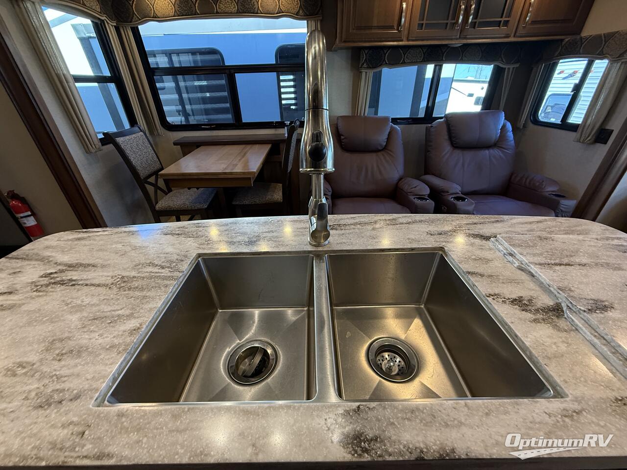 2018 Keystone Montana 3811MS Photo 9