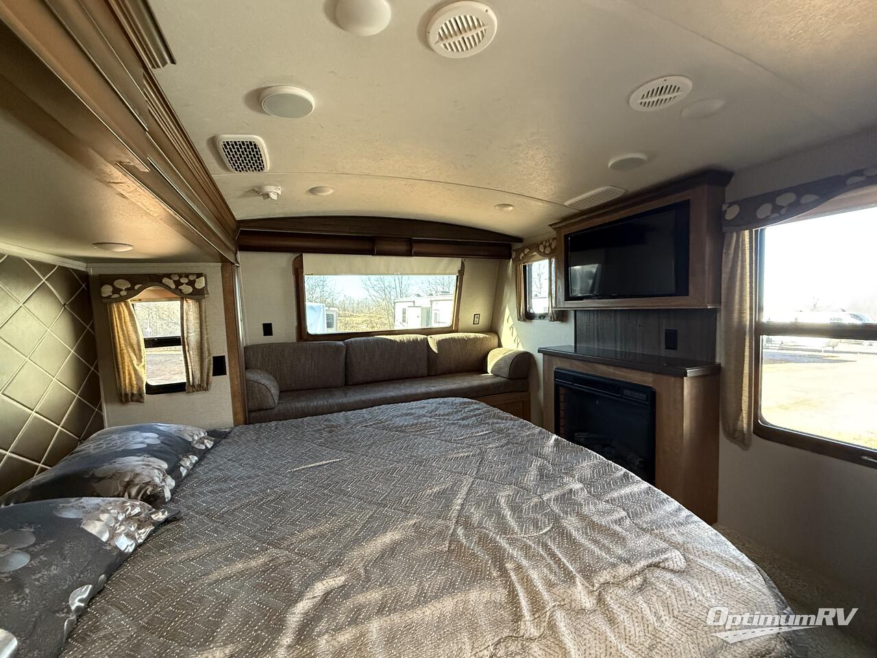 2018 Keystone Montana 3811MS Photo 13