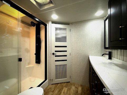 2025 Redwood Redwood 401LK RV Photo 4