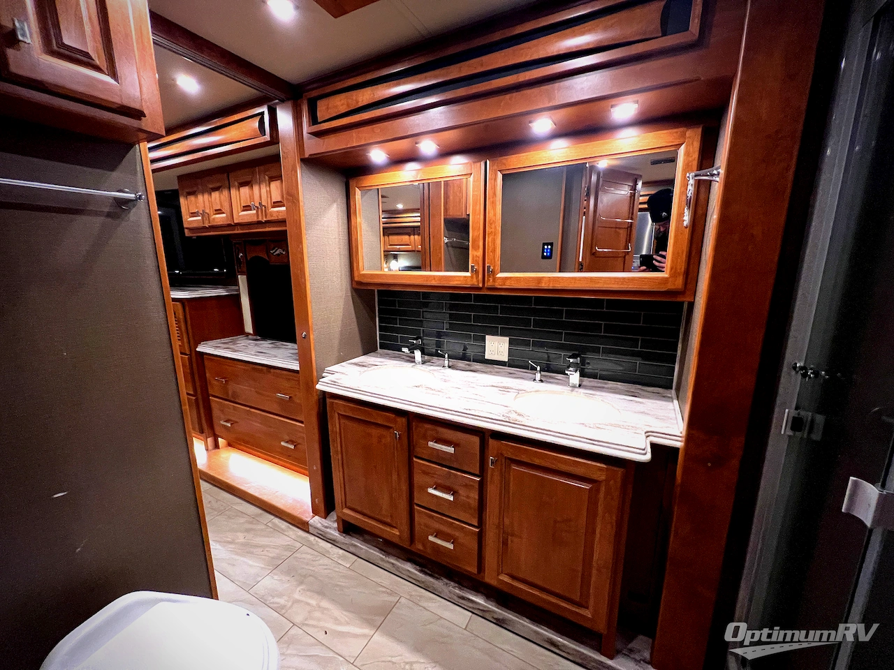 2019 Tiffin Phaeton 40 AH Photo 18