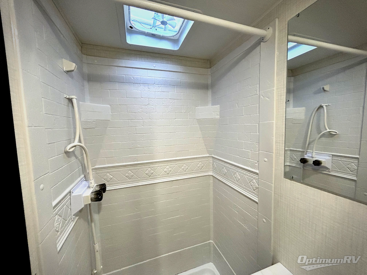 2026 Keystone Springdale Classic 200RLC Photo 12