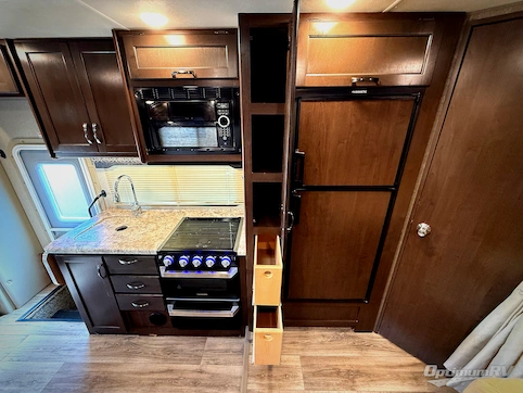 2020 Thor FREEDOM ELITE 24HE RV Photo 4