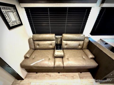 2026 Venture Sienna SA281VQB RV Photo 2