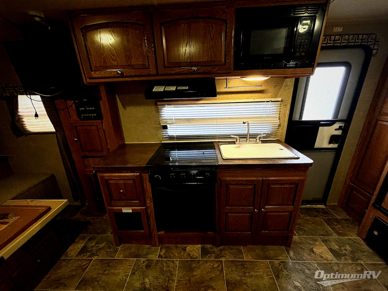 2014 Forest River Rockwood Mini Lite 2109S Photo 6